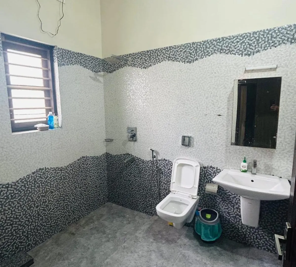 Stay Easy - Potta, Athirapally Road Kizhake Chalakudi Holiday home