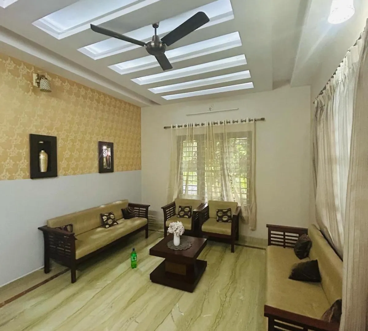 Stay Easy - Potta, Athirapally Road Kizhake Chalakudi Holiday home